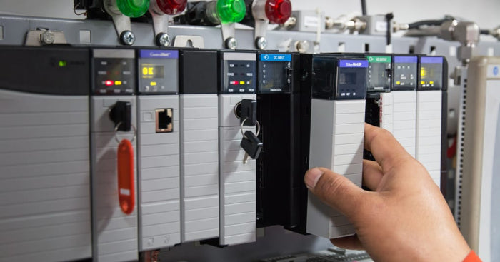 Navigating the Rockwell Automation PLC Landscape: ControlLogix vs. CompactLogix